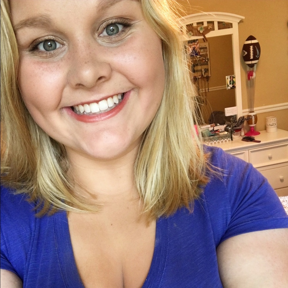 Meet your Posher, Cortney